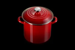 8 qt. Stockpot in Cerise