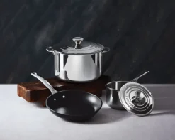 7 qt. Stockpot with Lid