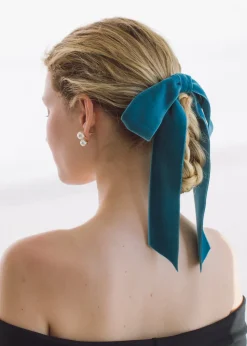 Adley Velvet Bow Barrette in Azul