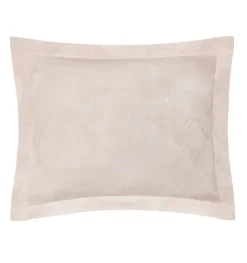 Adrina Sham in Cameo