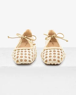 Amelia Flat in Natural Raffia