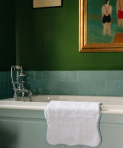 Amelia Scalloped Bath Mat