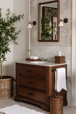 Amelia Scalloped Bath Mat