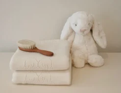 Angel Wing Cashmere Blanket in Ivory