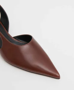 Anna Slingback in Sequoia