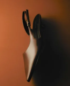 Anna Slingback in Sequoia