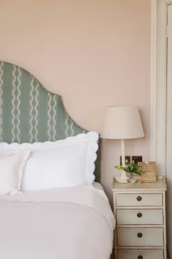 Annabelle Scalloped Bed Linen