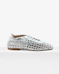 Antonia Flat in Leather