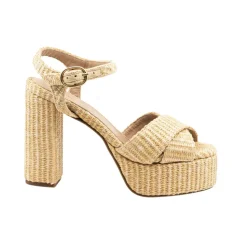 Bella Sandal in Raffia