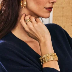 Berry Classic Hinged Bangle in Gold