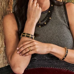 Berry Vine Ring in Gold