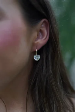 Blanc Bezel Heart Earwire