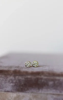 Blanc Bezel Studs