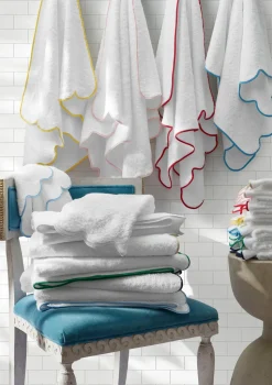 Cairo Scallop Bath Collection