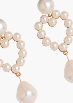Casey Earrings in Pearl