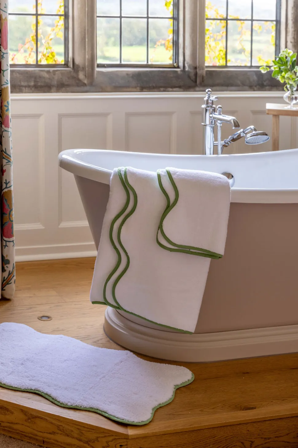 Classic Amelia Scalloped Bath Towel Bundle