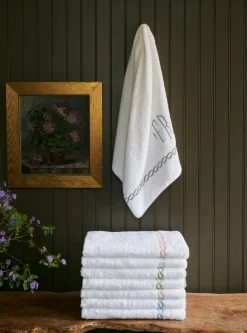 Classic Chain Bath Collection