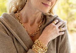 Cleopatra Grande Link Bracelet in Hammered Gold