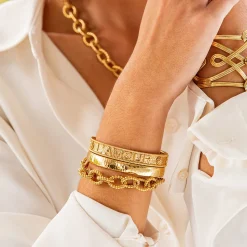 Cleopatra Oval Hinged Bangle in Hammered Gold