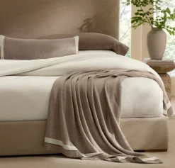 Court Knit Throw Blanket in Heathered Oatmeal