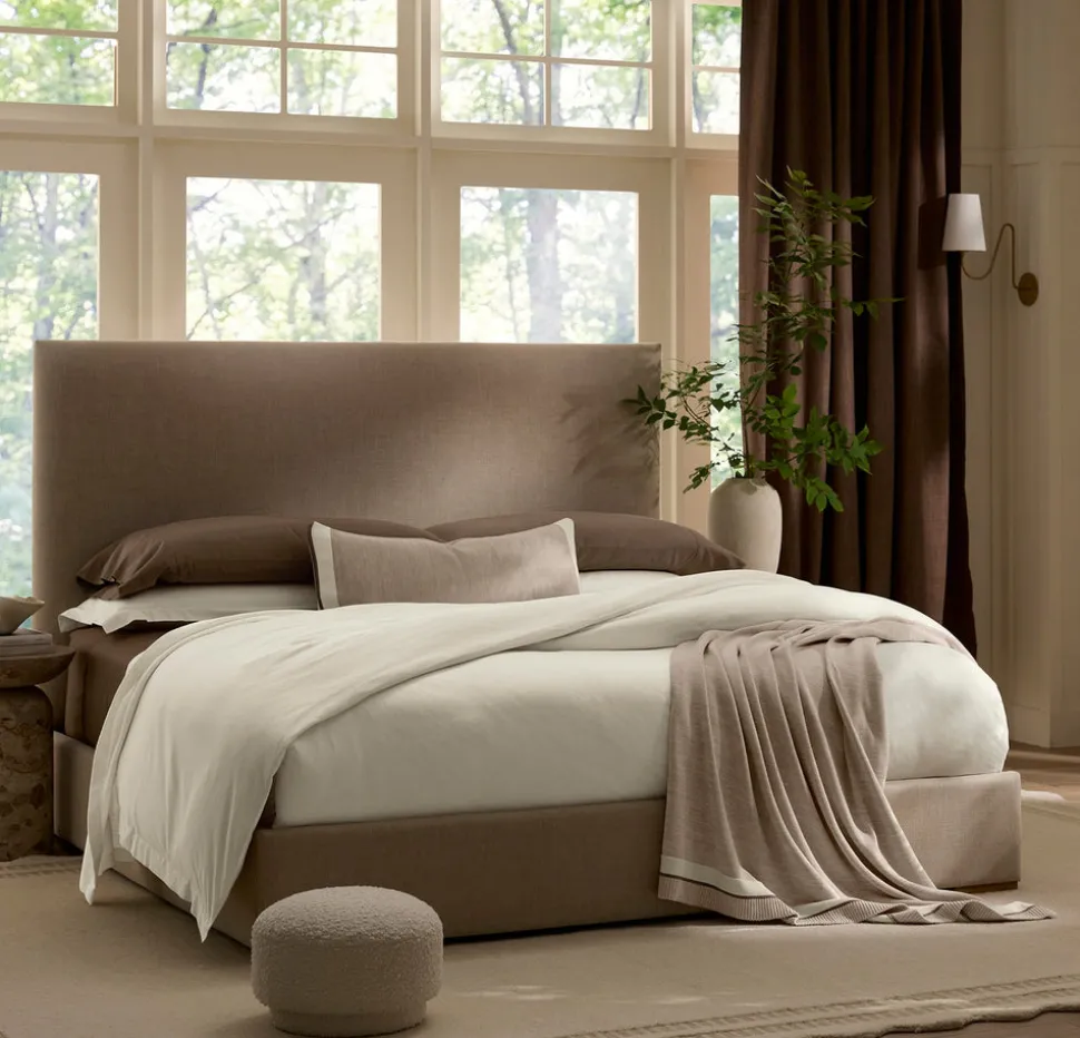 Court Knit Throw Blanket in Heathered Oatmeal