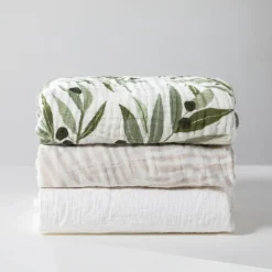 Crib Sheet in GOTS Certified Organic Muslin Cotton in White