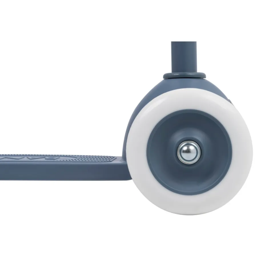 Eco Scooter in Deep Sea