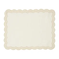 Emilia Scallop Embroidered Placemat