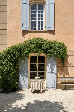 Eze 60x60 Tablecloth in Ivory & Red