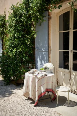 Eze 60x60 Tablecloth in Ivory & Red