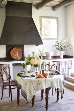 Eze 60x60 Tablecloth in Ivory & Blue