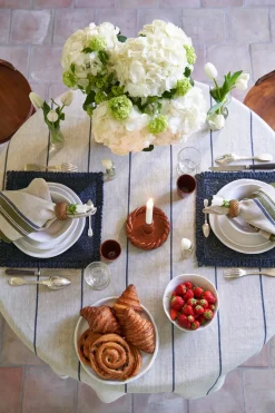 Eze 60x60 Tablecloth in Ivory & Blue