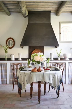 Eze 60x60 Tablecloth in Ivory & Blue