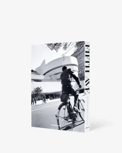 Fifth Avenue: 200 Years of Stories and Legends