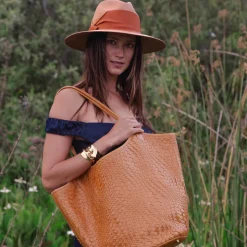 Flow Woven Large Tote in Caramel