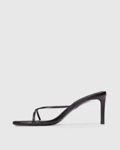 Gem 65 in Black Leather