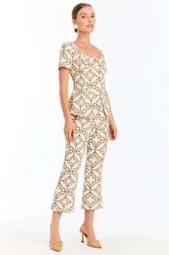 Geneva Top in Quatrefoil Tile