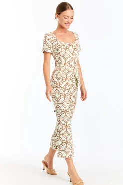 Geneva Top in Quatrefoil Tile