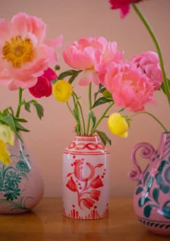 Genie in a Bottle Vase in Baby Lilac & Red Floral