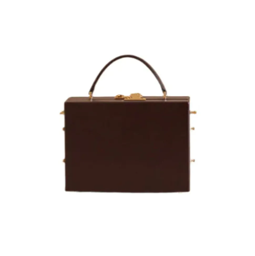 Grace 18 in Smooth Calf Chocolate