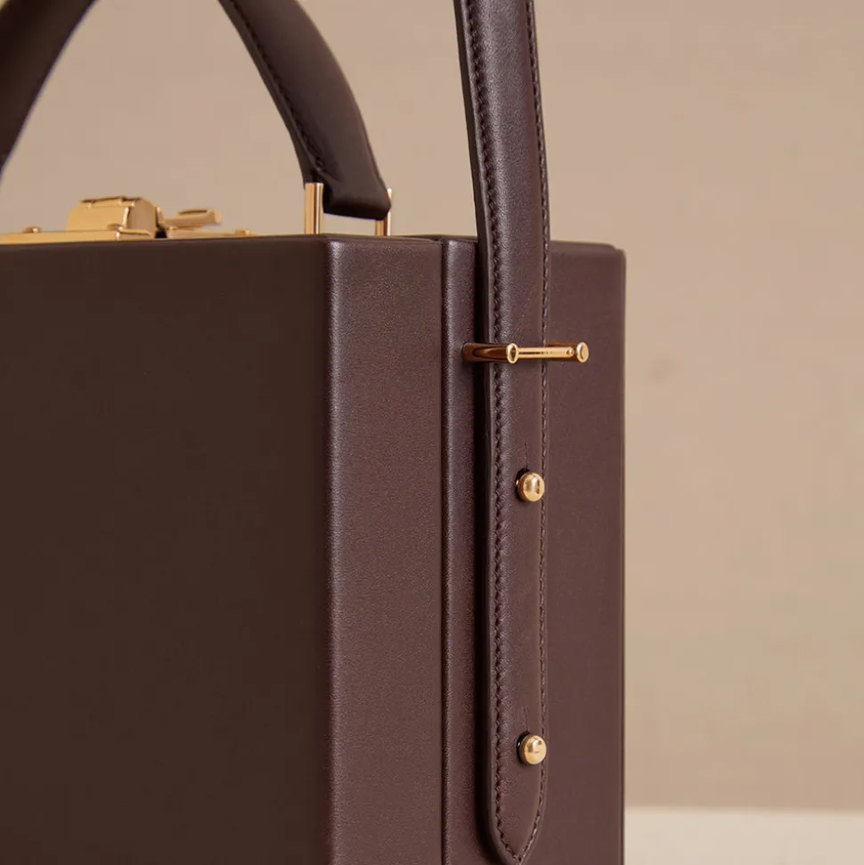 Grace 18 in Smooth Calf Chocolate