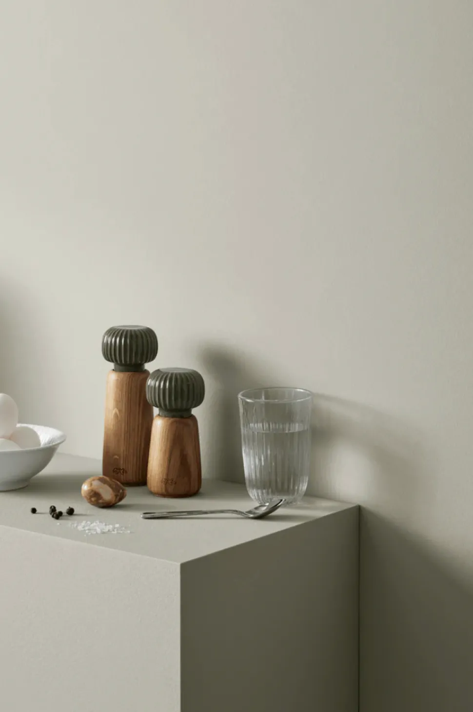 Hammershoi Grinder in Anthracite Grey