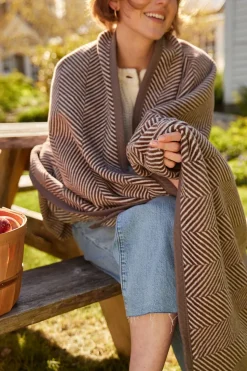 Harborview Herringbone Chocolate Blanket