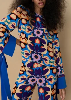 Honey Crepe Top in Seventies Blue