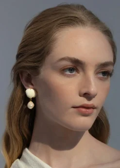 Isola Earrings in Dove