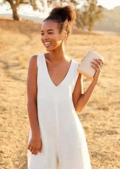 Jen Clutch with White Stone