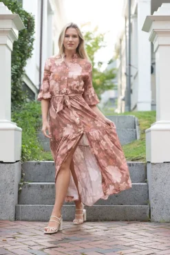 Joanna Dahlia In Rose