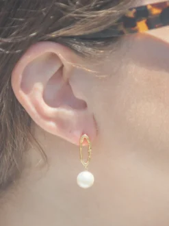 Kate Earrings in Gold-White