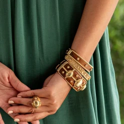 L'Amour Toujour Hinged Bangle in Gold