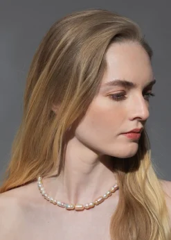 Lilah Necklace in Pearl